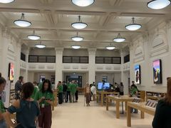 -Apple Store(Brisbane)