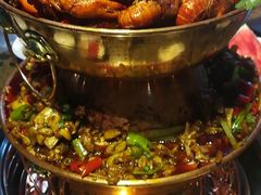 -沪小二炭火蛙锅(淮海中路美食不夜城店)