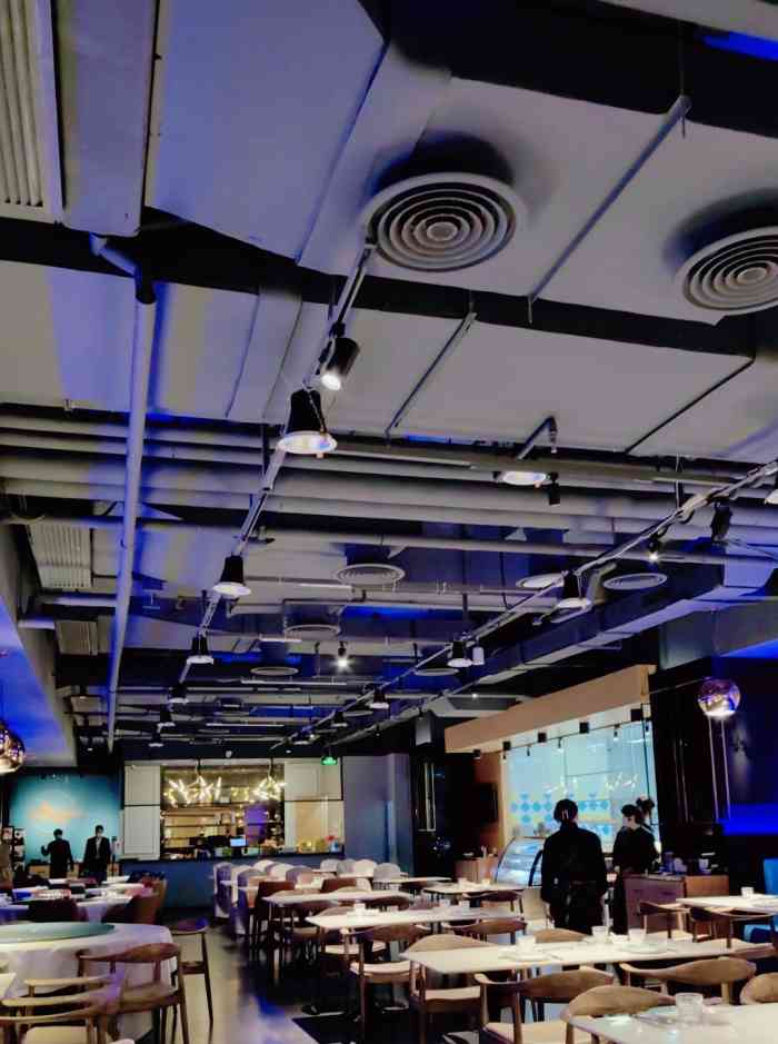 颖食(梅龙镇广场店)-"晚上吃饭找了这家店,基本按照推荐点的菜.