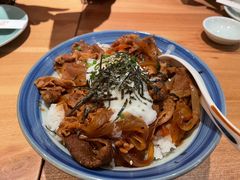 洋葱牛肉饭-初居食屋日式料理(万象城购物中心店)