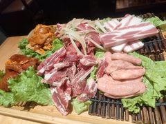 -极简·炭火烤肉主题餐厅·龙虾烧烤·烤羊排(宝龙店)