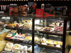 面包甜点陈列柜-星巴克(广州百信广场东区店)