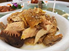 东江盐焗鸡-煲仔王海鲜酒家