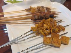-三个大叔烤羊肉串·歌手驻唱·碳烤鲜肉(西三旗店)