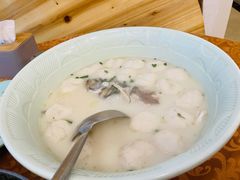 罗阳特色自制鱼丸鱼头汤-罗阳人家私房菜(罗阳路店)