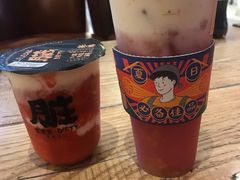 草莓脏脏茶-LELECHA乐乐茶(上海五角场万达广场店)