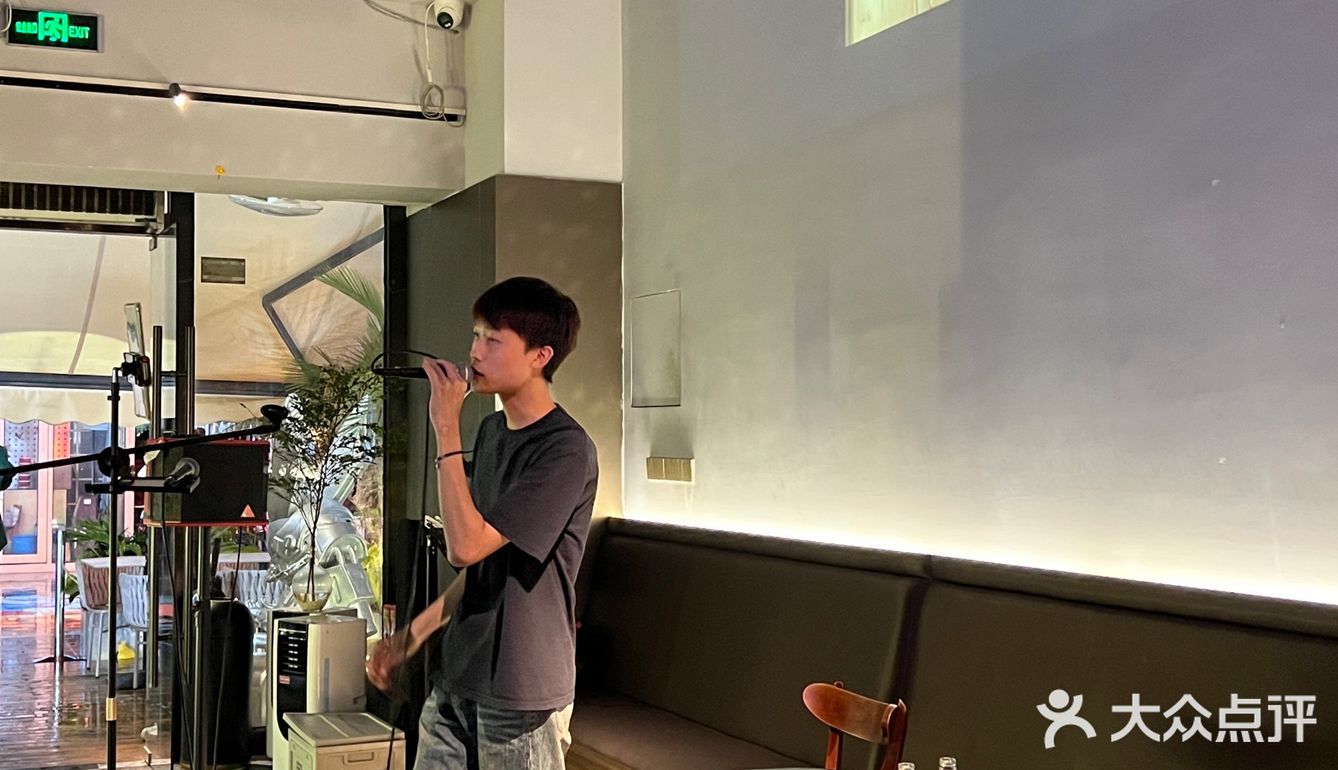 这家露营风音乐小你酒馆，简直不要舒服！