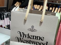 -Vivienne Westwood(上海来福士广场店)