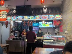 -爆炸头阿姨小四川正宗川味小吃(无任何分店)