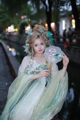 -一揽芳华汉服旗袍体验馆(拙政园店)
