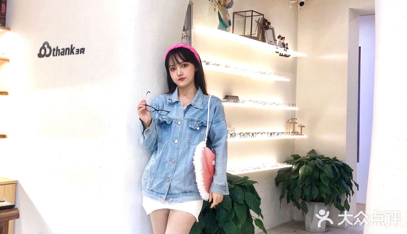 眼镜店也可以沉浸式体验👓拍照挑眼镜两不误  