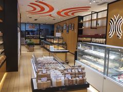 面包甜点陈列柜-御蝶坊生日蛋糕KNAC(创业店)