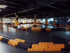 -极限PLAY运动娱乐新世界·团建派对潮玩休闲馆·室内蹦极高空游乐园