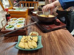 -良米山·云南野生菌过桥米线(上海首店)