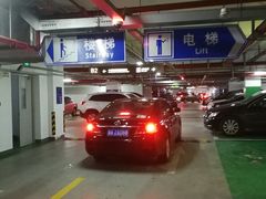 -东苑丽宝广场-停车场