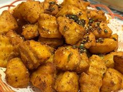 -阿瓦山寨·湘菜现炒·剁椒鱼头王(咸阳总店)