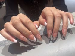 -丽心自助美甲美睫