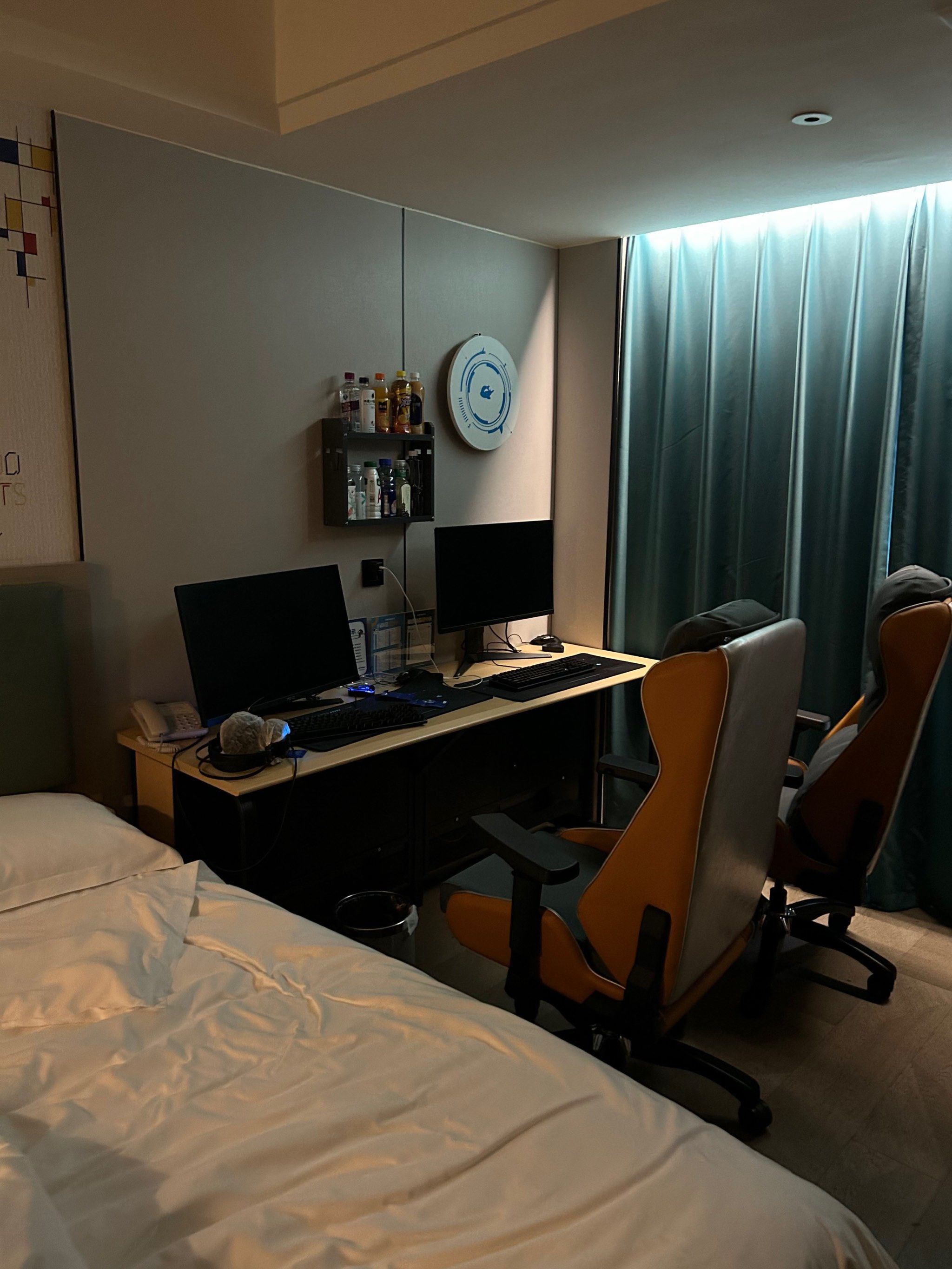 0元玩转这座城#韩堡的美食日记 #韩堡 
首先,网鱼电竞酒店的卫生