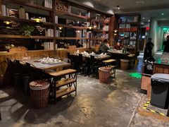 大堂-牛德亨臻牛潮汕火锅(万邦时代店)