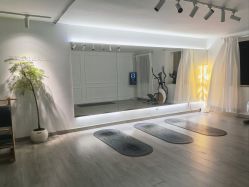 -闺蜜瑜伽·普拉提女性塑形馆