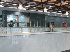 -凤凰路何眼镜香辣蟹(花果园店)