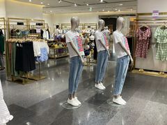 -URBAN REVIVO(济南世茂广场店)