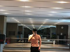 -黄金时代游泳健身云畔会所(绿地中心双子塔店)
