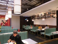 大堂-阿瓦山寨·湘菜现炒·剁椒鱼头王(咸阳总店)
