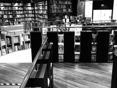 -钟书阁(群光广场店)