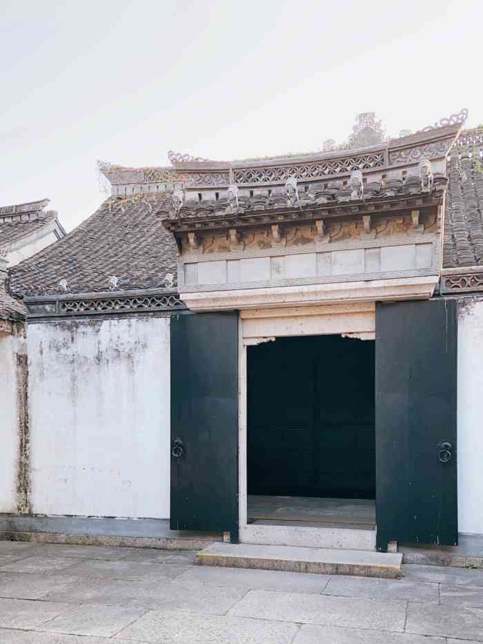 绍兴鲁迅故里景区-"周家老台门在鲁迅故居东首,坐北朝南,青瓦.