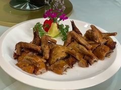 脆皮乳鸽-鲁班张中原家宴(马庄街店)