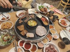 -江南猪肉商会无限续吃(弘大店)