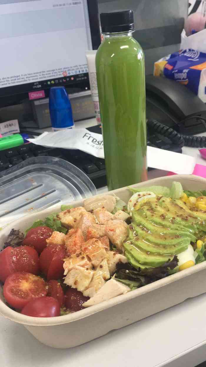 叫的外卖～食材新鲜,沙拉很清爽