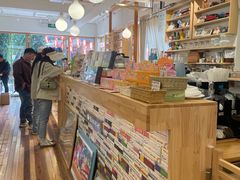 -猫的天空之城概念书店(束河店)