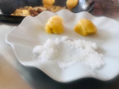 粘豆包-粘豆包柴火铁锅炖