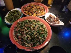 酒馆大盘兔-醉小酒馆·川菜·江湖菜·重庆菜(观音桥旗舰店)