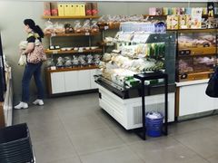 面包甜点陈列柜-仟吉(沿港路店)