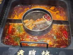 -老牌坊云南鱼豆花火锅(哈西万达店)