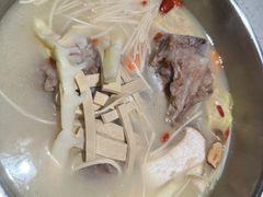 -三人行骨头王火锅(长寿店)