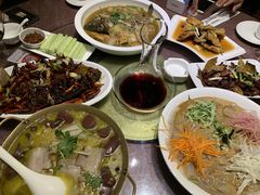-镜泊湖酒家(兴华街金鼎店)