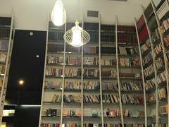 -钟书阁(松江泰晤士小镇店)