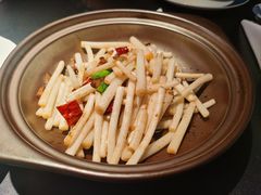 腊味花生苗-凤凰湘语·平价海鲜餐厅(浦东旗舰店)