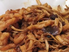 鲜茶树菇炒肉丝-马凯餐厅(地安门店)