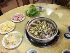 -东巴谷野生菌火锅餐厅