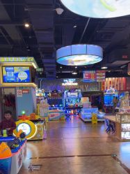 -卡通尼乐园(荟聚中心店)
