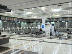 -房地产交易中心-停车场