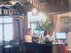 -Mx.cocktail bar