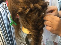 -粤港芭莎美容美发化妆学校