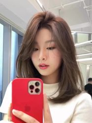 -AYO SALON