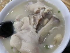 -雷祖芳老妈蹄花店